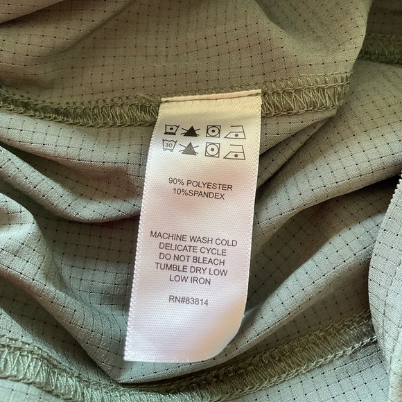 C&C California Olive Green Short Romper in Size Medium - Picture 8 of 8